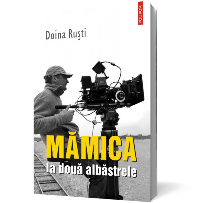 Mamică la două albăstrele