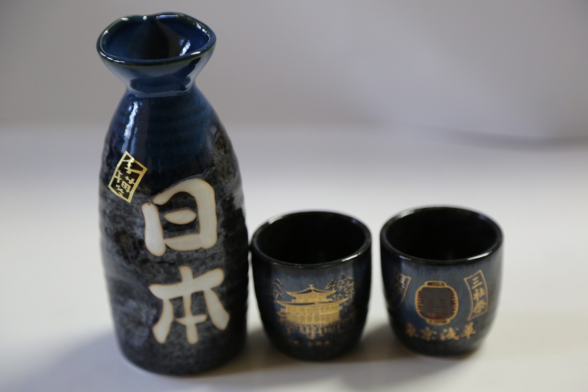 Set sake negru-cristalin Kuro Suisho